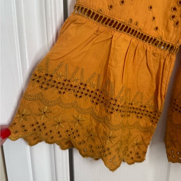 FREE PEOPLE RUFFLE EYELET TOP. MERCI BEAUCOUP BELL SLEEVE BLOUSE. EXCELLENT COND - Picture 4 of 16